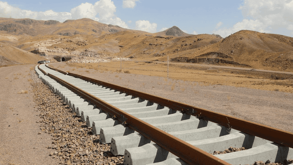 ۳ کیلومتر تا تکمیل ریل‌گذاری راه‌آهن اردبیل_میانه