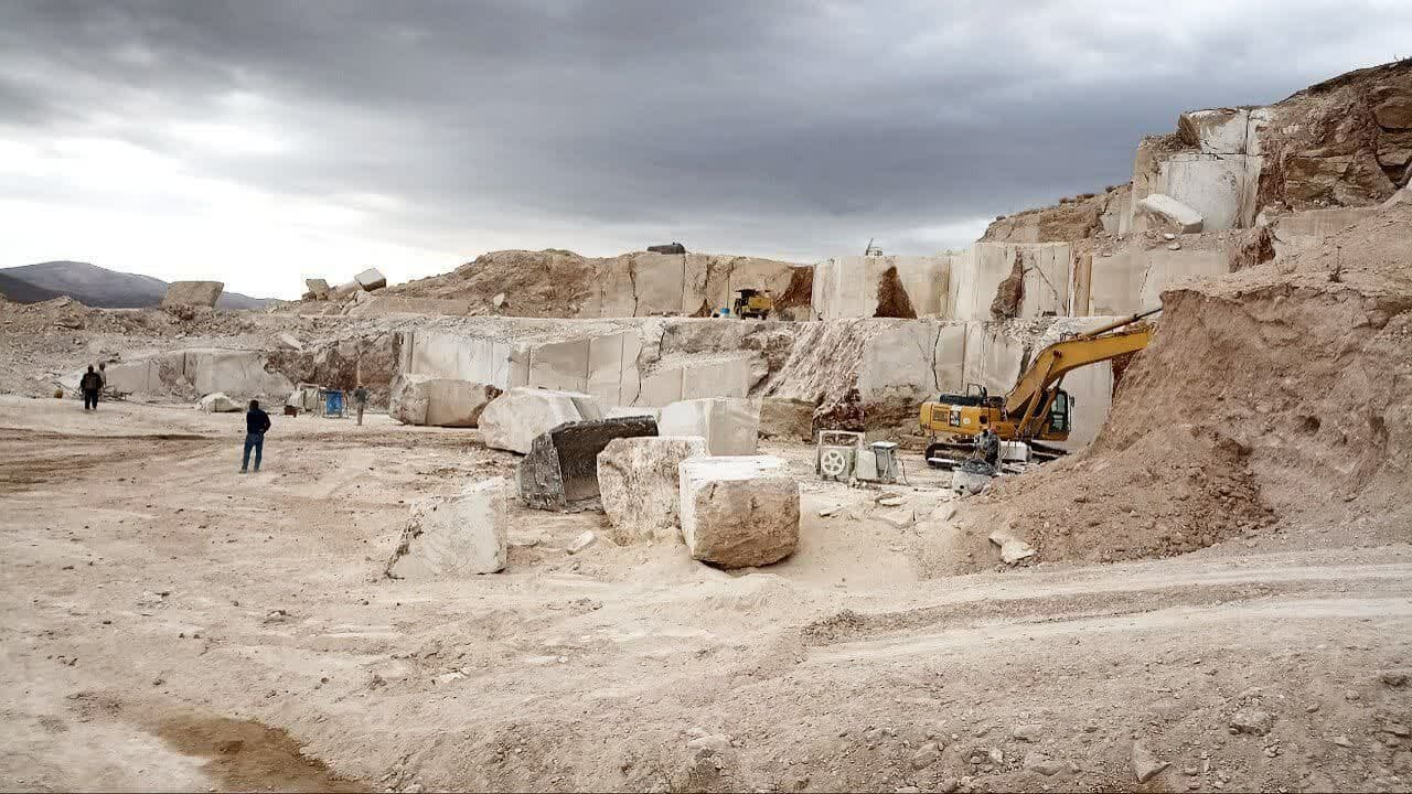 بازگشت دو واحد معدنی راکد نقده به چرخه تولید