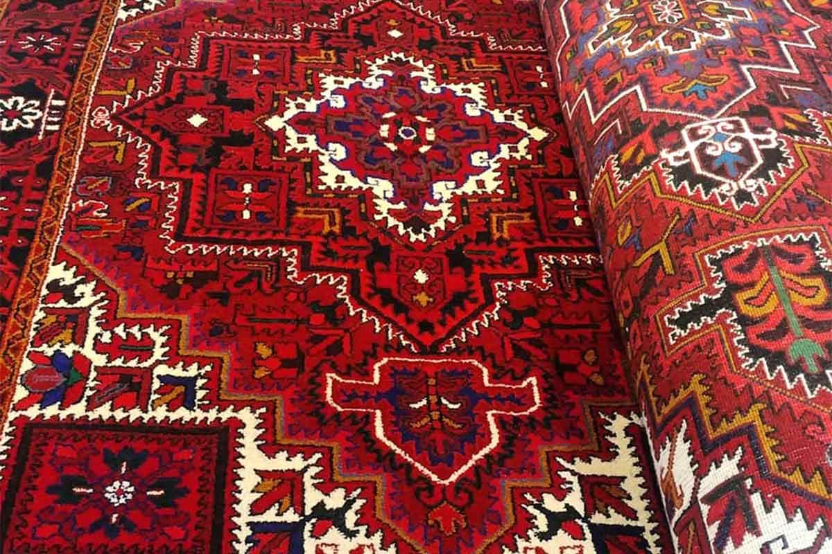 مدیر کل صمت آذربایجان شرقی اعلام کرد: صادرات ۹ ماهه امسال در گروه کالایی فرش و صنایع دستی ۴۳ درصد نسبت به مدت مشابه سال