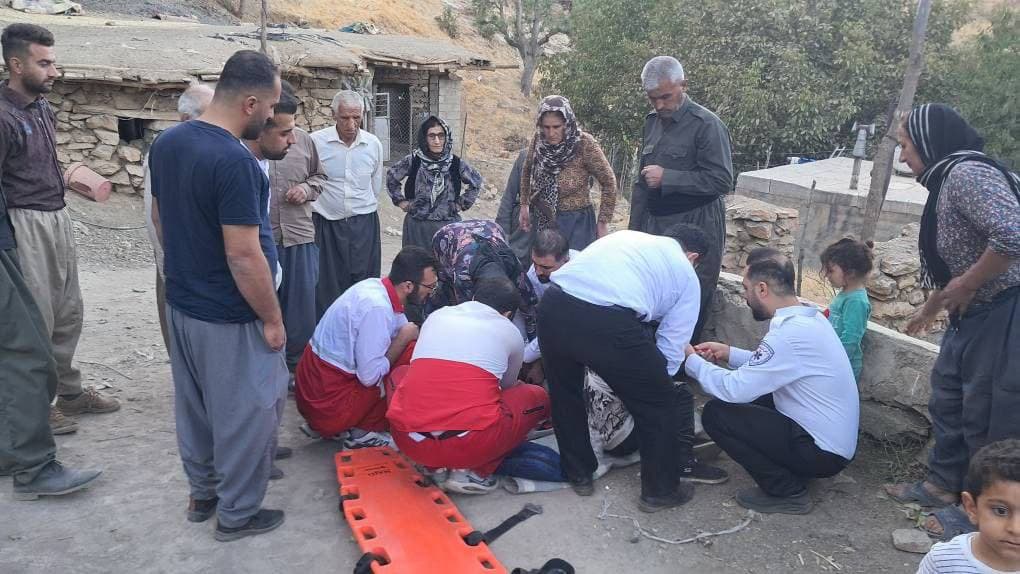 واژگونی تویوتا ۲ اف در محور سردشت به میرآباد(روستای گلو )