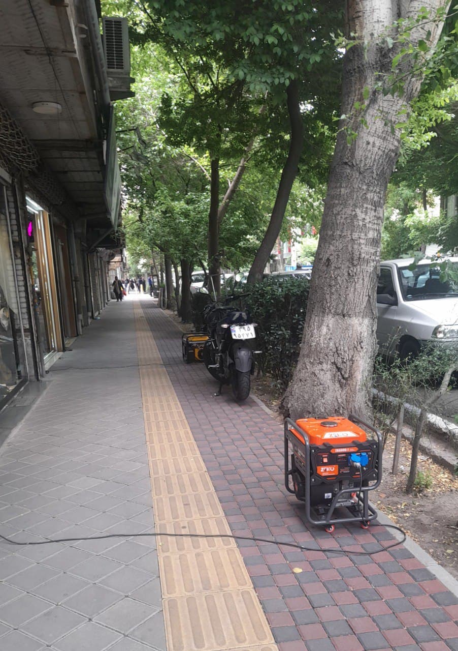 دومینوی ناترازی؛ روایت موتورهای برق در پیاده‌روهای تبریز