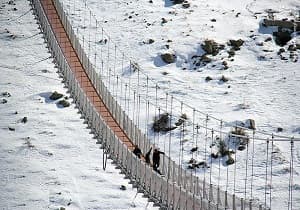 جشنواره برفی مهر در پل معلق مشگین شهر برگزار می‌شود