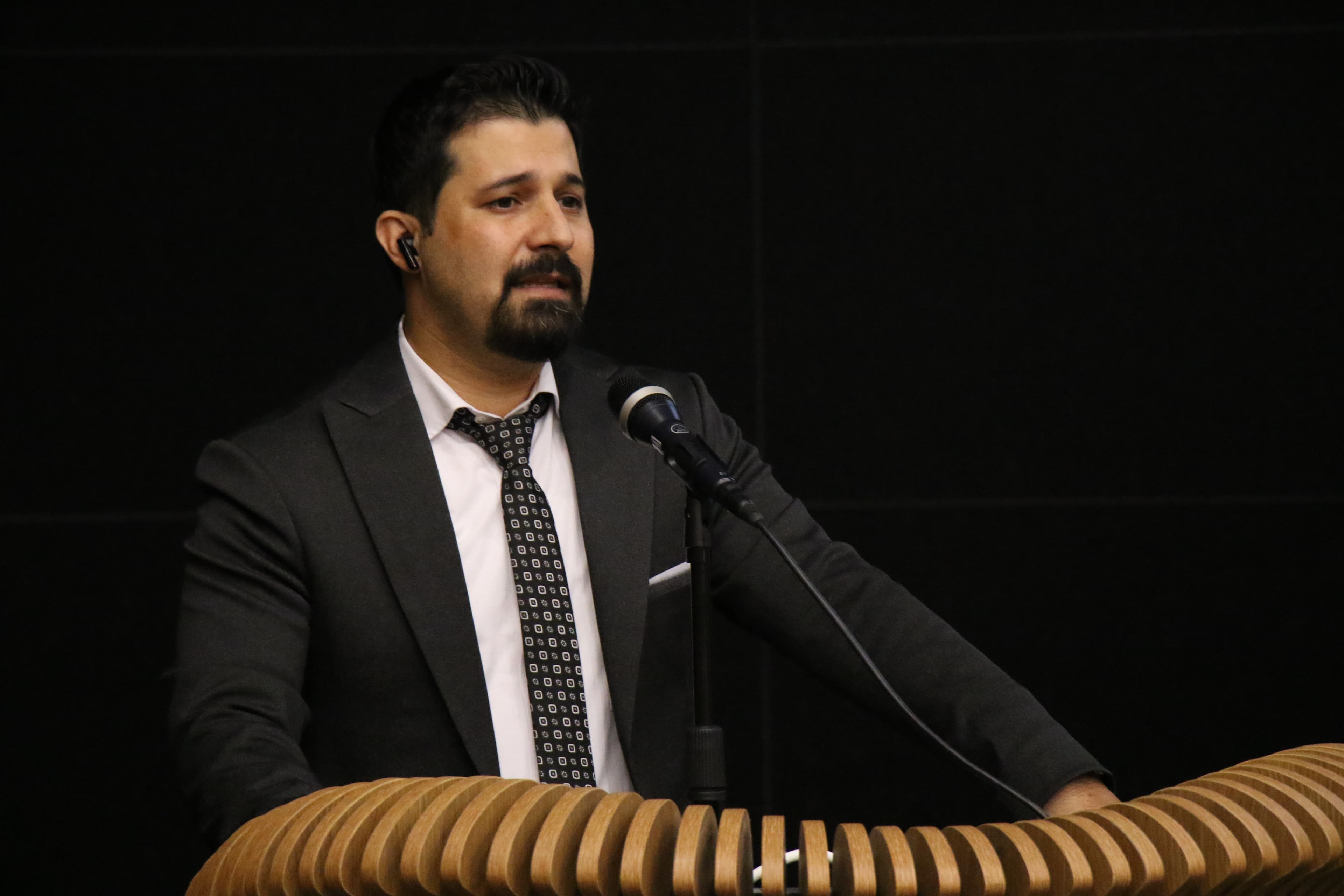 جوانان بیکار و مدیران دو شغله: آیا مگر قحط‌الرجال است؟