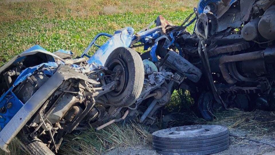 برخورد نیسان جونیور با کامیون ۶ چرخ در محور ارومیه - سلماس