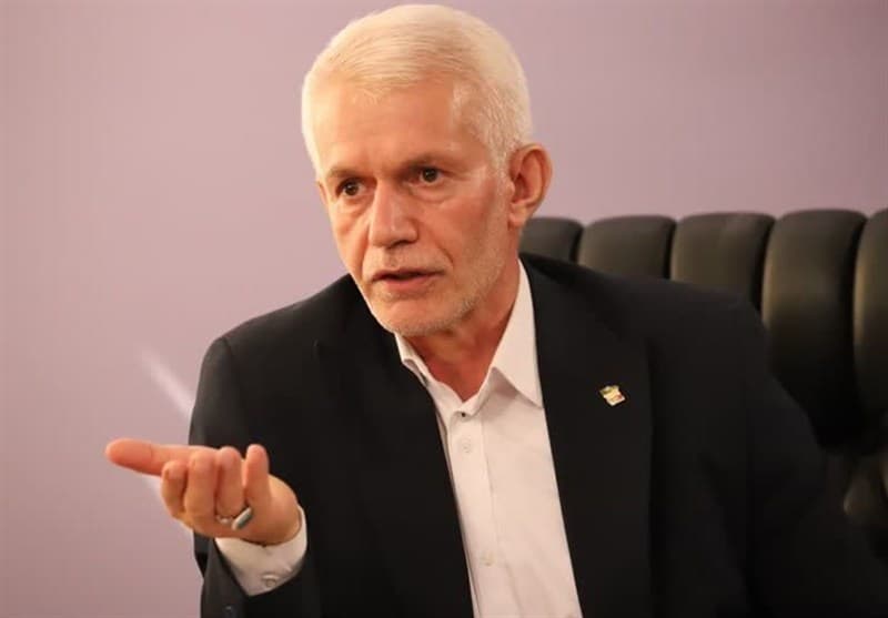 دستور وزیر ورزش و جوانان در بازسازی ورزشگاه علی دایی اردبیل