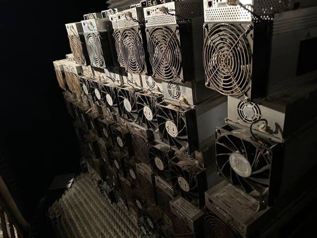 کشف و جمع‌آوری ۵۲۰ دستگاه غیرمجاز استخراج رمز ارز