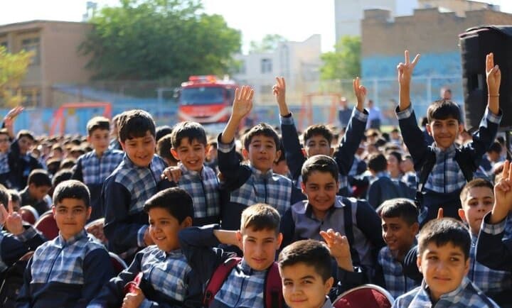 فتحی: ۵۱۰ کودک زنجانی از کلاس اول جاماندند