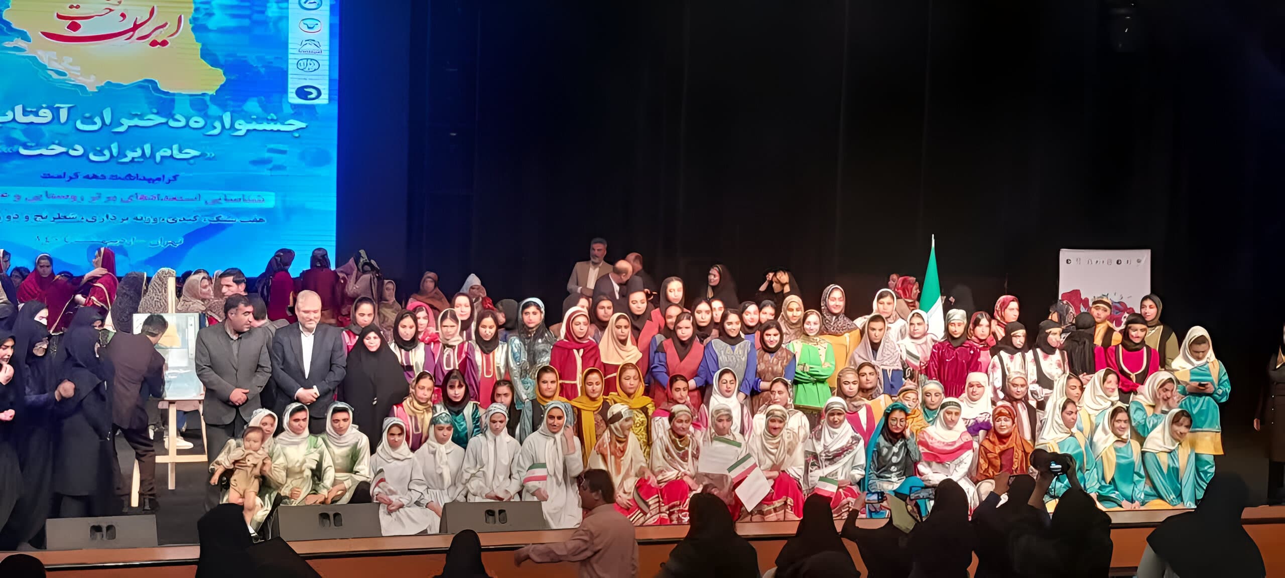 بانوان عشایری زنجان در مسیر مسابقات آفتاب ایران