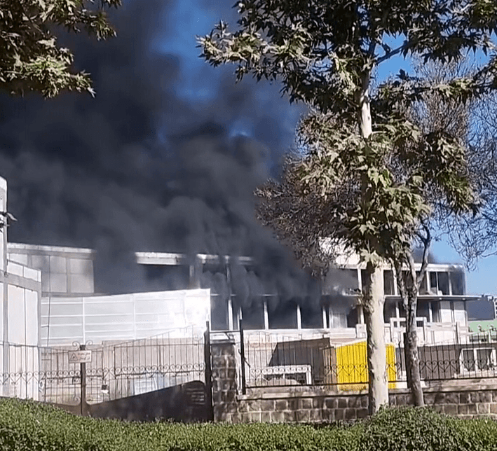 اطفای حریق ساختمان در حال احداث در سرعین